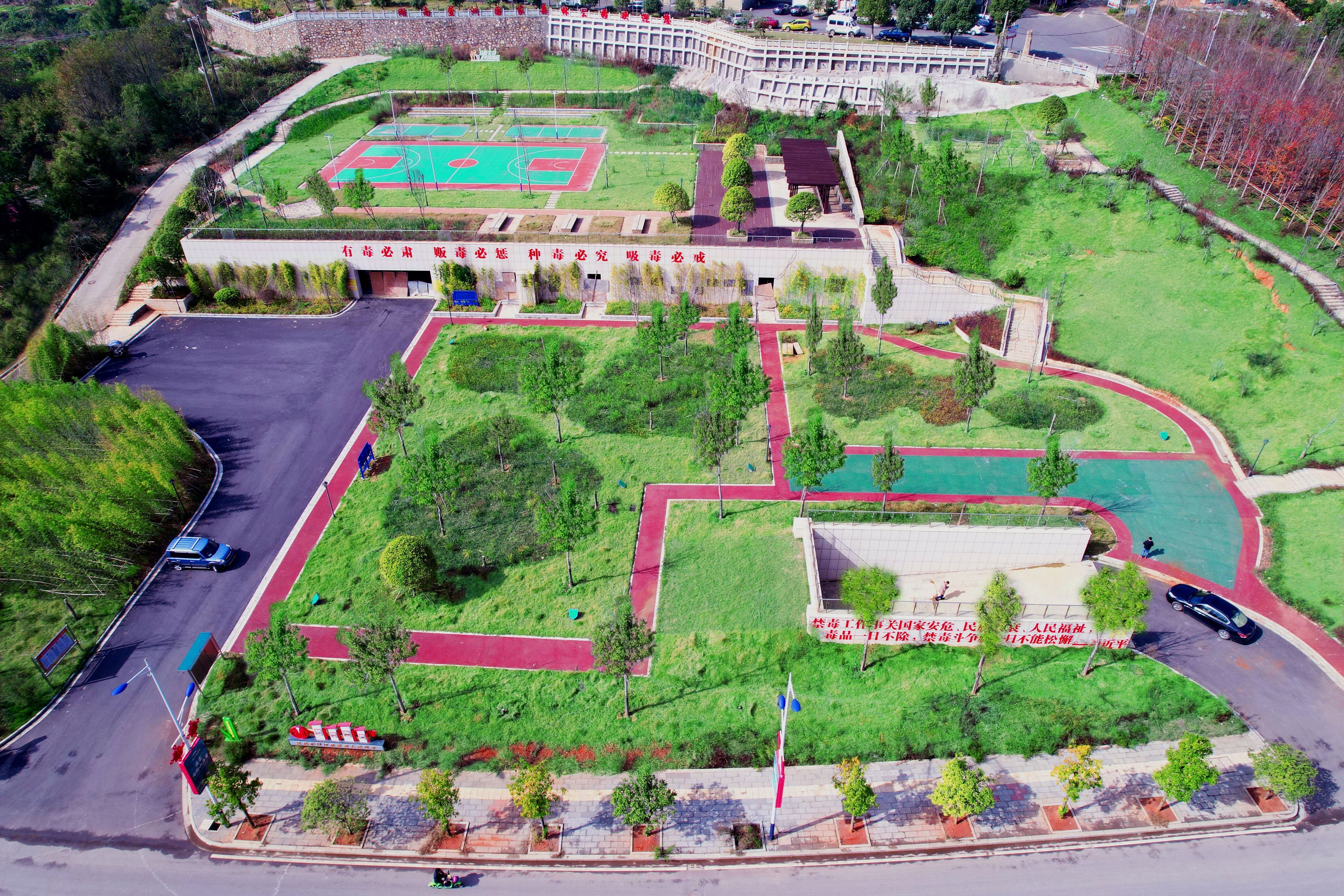 開云路生態(tài)停車場